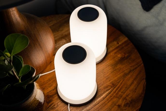Casper vend le Glow Light seul ou par paire. Avec l’appli, il est possible de programmer plusieurs appareils et de les faire se déclencher de manière simultanée ou décalée.