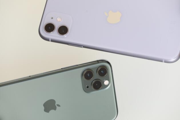 Le dos en verre des iPhone 11 adopte une finition opaque agréable à l’il. Les modèles Pro (en bas) intègrent un objectif photo supplémentaire, c’est un zoom X2 qui permet de tirer des portraits sans déformer les traits du sujet.