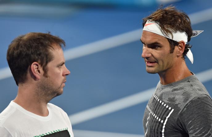 Roger Federer và Severin Lüthi bên lề Úc mở rộng 2017.
