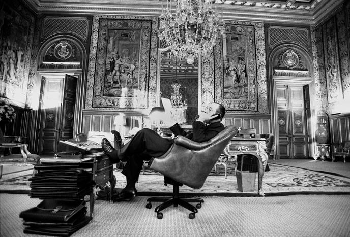 Jacques Chirac, maire de Paris, dans son bureau de l'hôtel de Ville, en 1980
