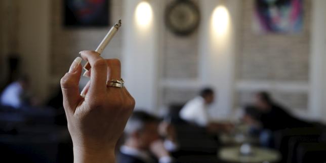 Le tabagisme passif en recul à domicile mais stable sur le lieu de travail