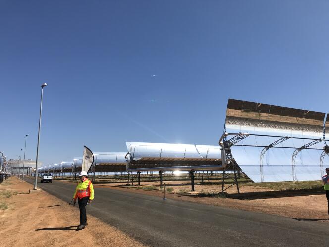 Les miroirs du Kathu Solar Park, en Afrique du Sud, sont équipés d’un système qui suit la trajectoire du soleil.
