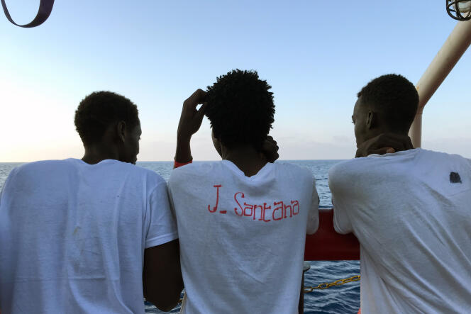 Des migrants soudanais à bord de l’« Ocean Viking », le 13 août 2019.