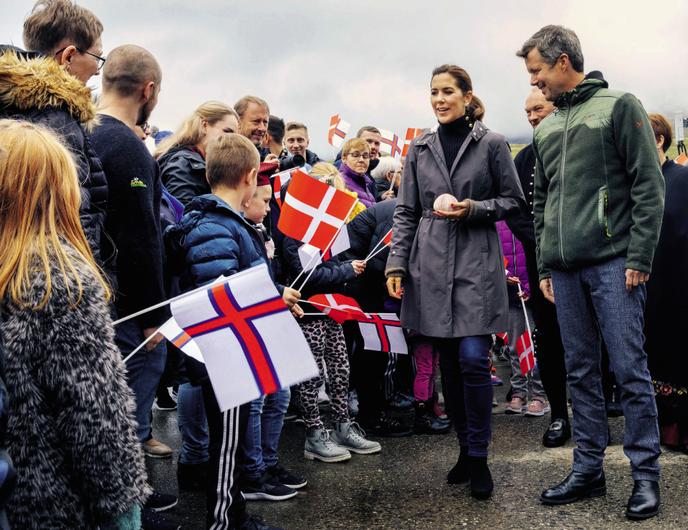 Frederik Et Mary De Danemark Un Couple Royal Presque Normal En Visite A Paris