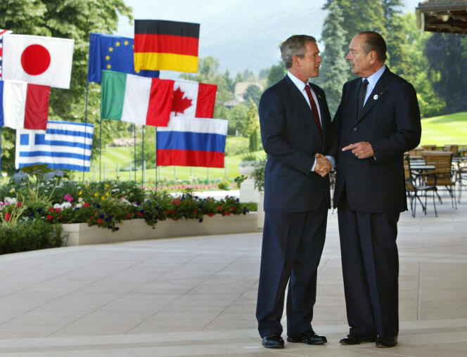 Jacques Chirac et George W. Bush, lors d’un sommet du G8 à Evian, en juin 2003.