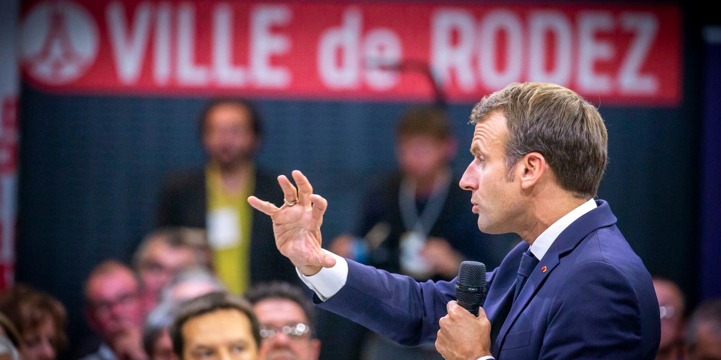 A Rodez Emmanuel Macron Tente De Rassurer Sur Les Retraites
