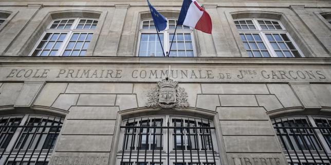 Rassemblements dans toute la France après le suicide d’une directrice d’école à Pantin