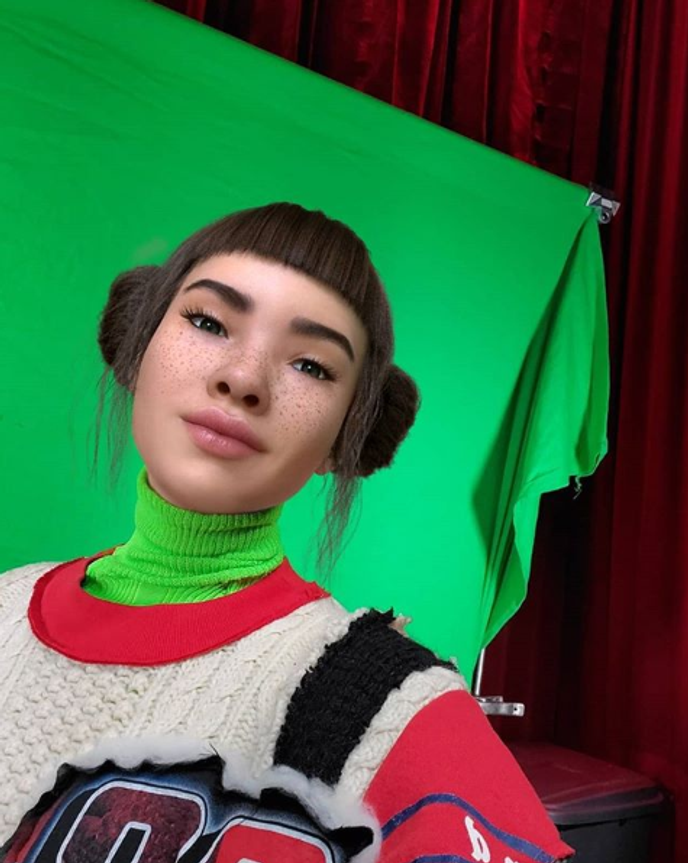 Lili Miquela, 19 ans, créée par un logiciel 3D, influenceuse de mode.