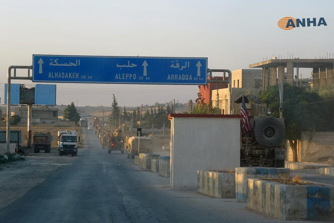 Des véhicules militaires américains dans une ville du nord-est de la Syrie, le 7 octobre 2019.