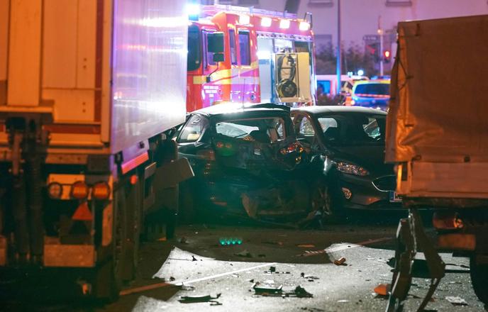 En Allemagne Le Conducteur Du Camion Vole Qui A Fonce Sur Des