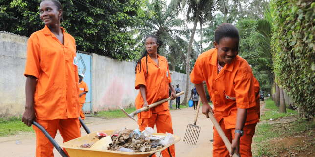 En Côte d'Ivoire, balayer la rue pour retrouver le chemin de l'emploi