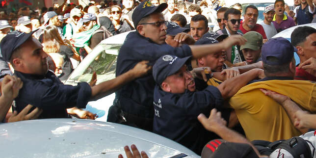 Alger: la police empêche la marche étudiante, une première depuis février