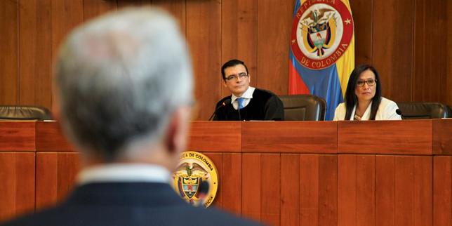 En Colombie, le procès de l’ancien président Alvaro Uribe divise le pays