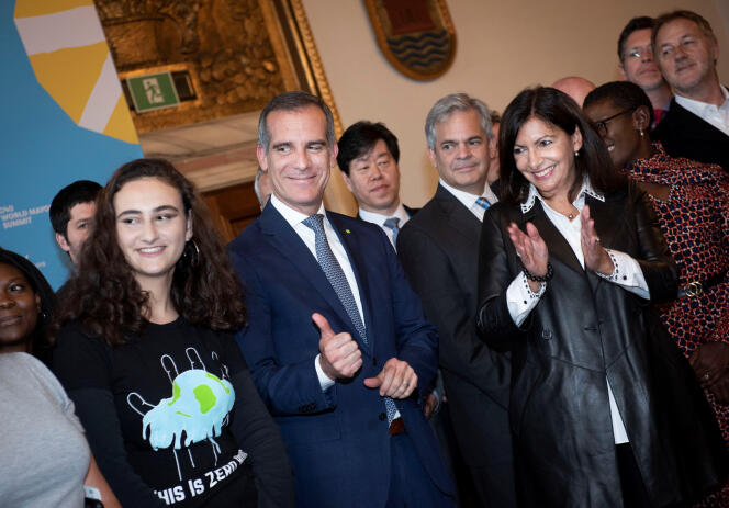 A la mairie de Copenhague, le 9 octobre. De gauche à droite : Jamie Margolin, la dondatrice du mouvement Zero Hour, Eric Garcetti, le maire de Los Angeles and Anne Hidalgo, la maire de Paris lors du C40.