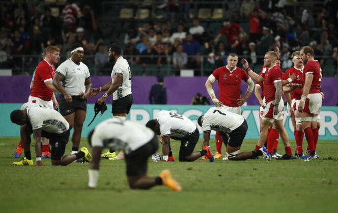 Les Fidjiens abattus après leur défaite face aux Gallois (29-17) et leur élimination de la Coupe du monde.