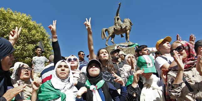 En Algérie, le président de l’association RAJ, Abdelwahab Fersaoui, a été arrêté