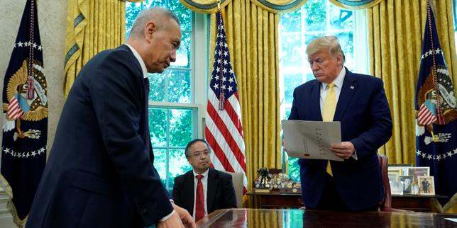 Guerre commerciale : le mini-accord avec la Chine annoncé par Donald Trump ne règle pas les points de discorde
