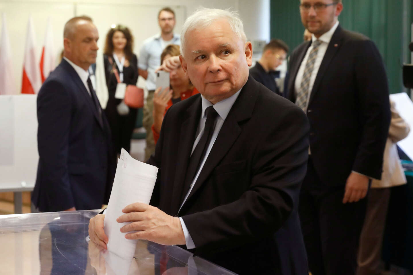 « L’invasion de l’Ukraine par la Russie a été une bouée de sauvetage pour le parti au pouvoir en Pologne »