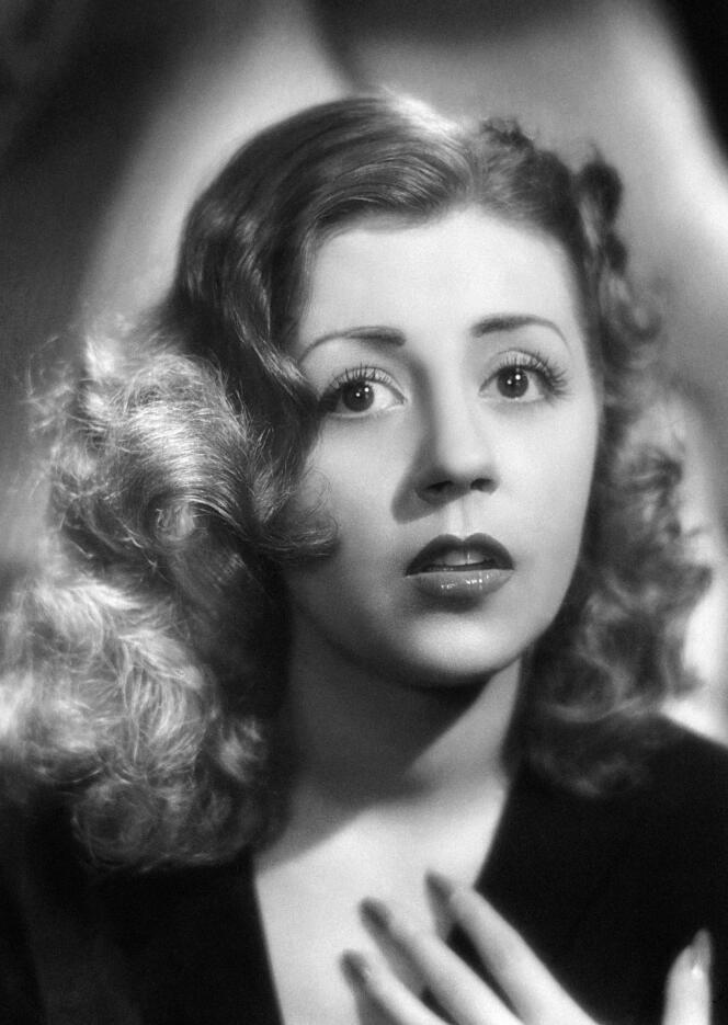 L’actrice Suzy Delair en 1950, photographiée par les studios Harcourt, à Paris.