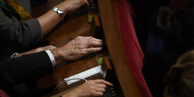 Violences conjugales : les députés donnent leur feu vert au bracelet antirapprochement