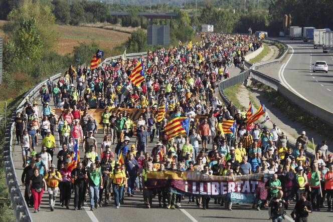 Ces défilés ont bloqué des routes et créé des bouchons dans une zone fondamentale pour l’économie espagnole, et point de passage vers le reste de l’Europe.