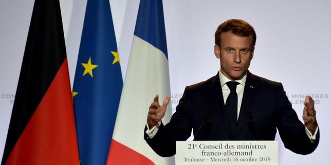 Communautarisme, terrorisme : Emmanuel Macron pointe « l’irresponsabilité » de certains « commentateurs politiques »