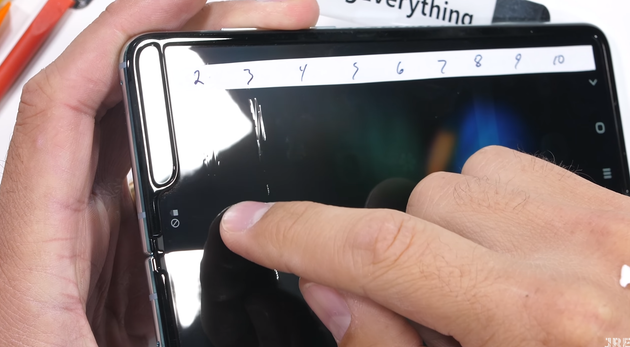On A Passe Un Mois Avec Le Fold Le Smartphone Pliable De Samsung