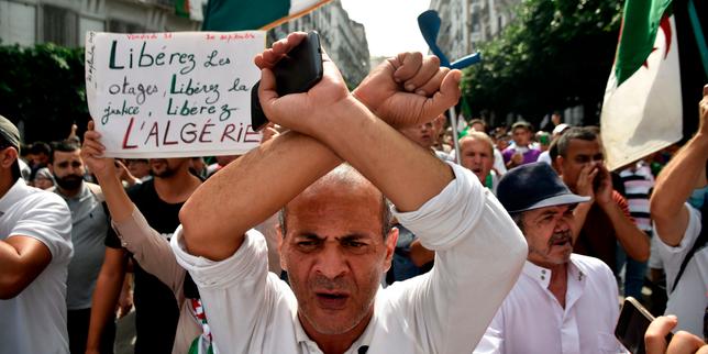 En Algérie, le pouvoir se raidit à l’approche de l’élection présidentielle