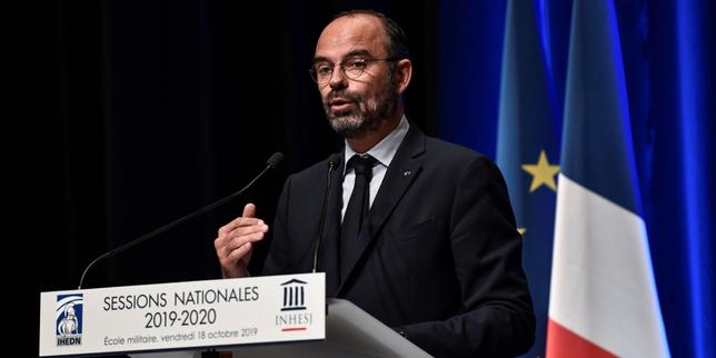 Edouard Philippe défend sa vision de la « société de vigilance »