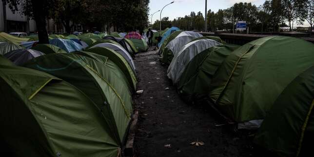 Au nord de Paris, les campements de migrants deviennent des bidonvilles