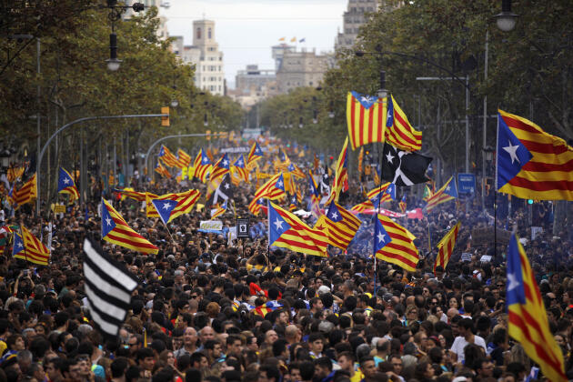 Le cortège défile dans le centre de Barcelone.