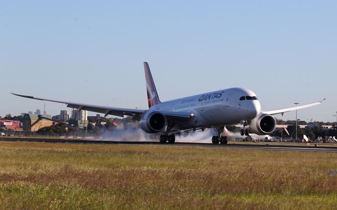 Après 19 h 16 min de trajet depuis New York, le vol expérimental QF7879 de la compagnie Qantas a atterri à Sydney, en Australie, le 20 octobre.