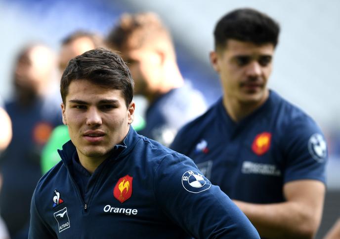 Antoine Dupont (à gauche) et Romain Ntamack, le 22 février 2019 à Saint-Denis, la jeune génération du XV de France.