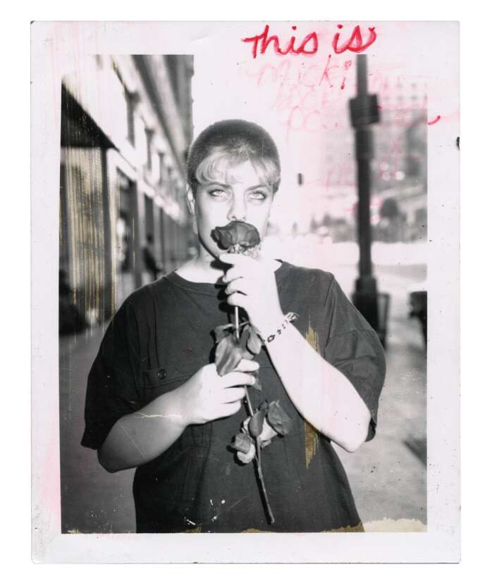 « Macki avec une rose rouge (Polaroid) », Los Angeles, Californie, 1989.