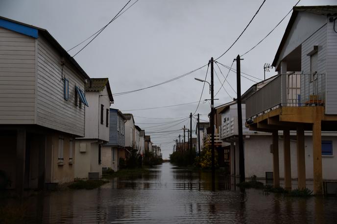 Apres De Fortes Pluies Dans Le Sud Des Inondations Et Des Lignes Sncf Coupees