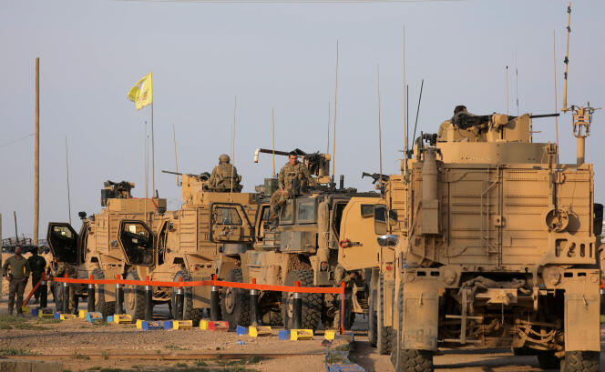 Des soldats américains aux abords du champ pétrolier de Deir ez-Zor en Syrie, le 23 mars.