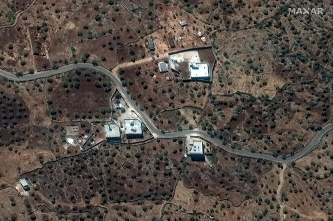 Une vue satellite diffusée le 28 septembre montre la résidence d’Abou Bakr Al-Baghdadi, près du village de Baricha, en Syrie.