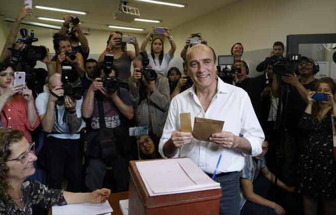 Daniel Martinez a voté à Montevideo, dimanche 27 octobre. Le prochain président entrera en fonction le 1er mars 2020.