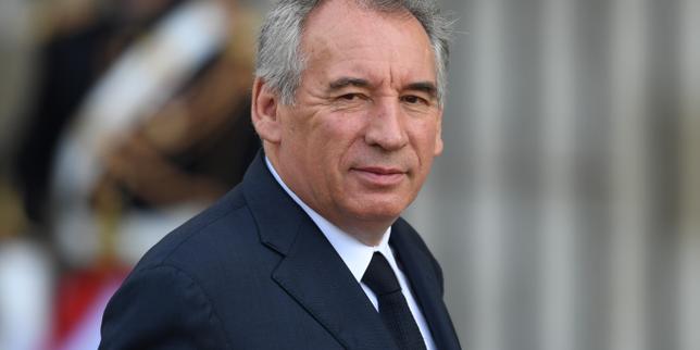 Suivez en direct l’émission « Questions politiques » avec François Bayrou