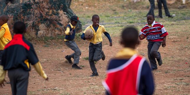 En Afrique du Sud, les enfants de Soweto montrent que le rugby n’est pas réservé aux Blancs