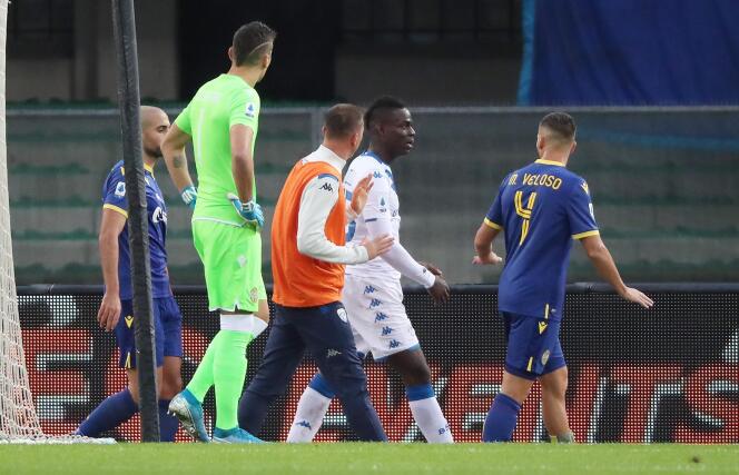 Mario Balotelli a menacé d’arrêter de jouer après des cris racistes venant de supporteurs de Vérone.