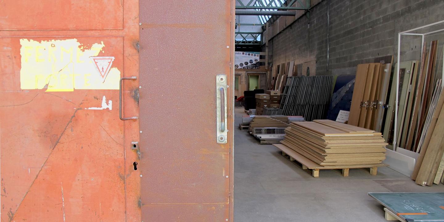 Https Www Lemonde Fr Societe Article 2019 11 04 Pyrenees Atlantiques La Cathedrale D Oloron Sainte Marie Cambriolee A La Voiture Belier 6018022 3224 Html 2019 11 05t05 52 32 01 00 2019 11 04t22 39 11 01 00 Pyrenees Atlantiques La Cathedrale