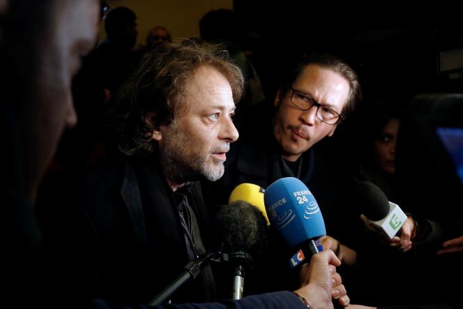 Christophe Ruggia lors d’une conférence de presse pour le lancement de la pétition  « L’appel de Calais », en 2015, à Paris.
