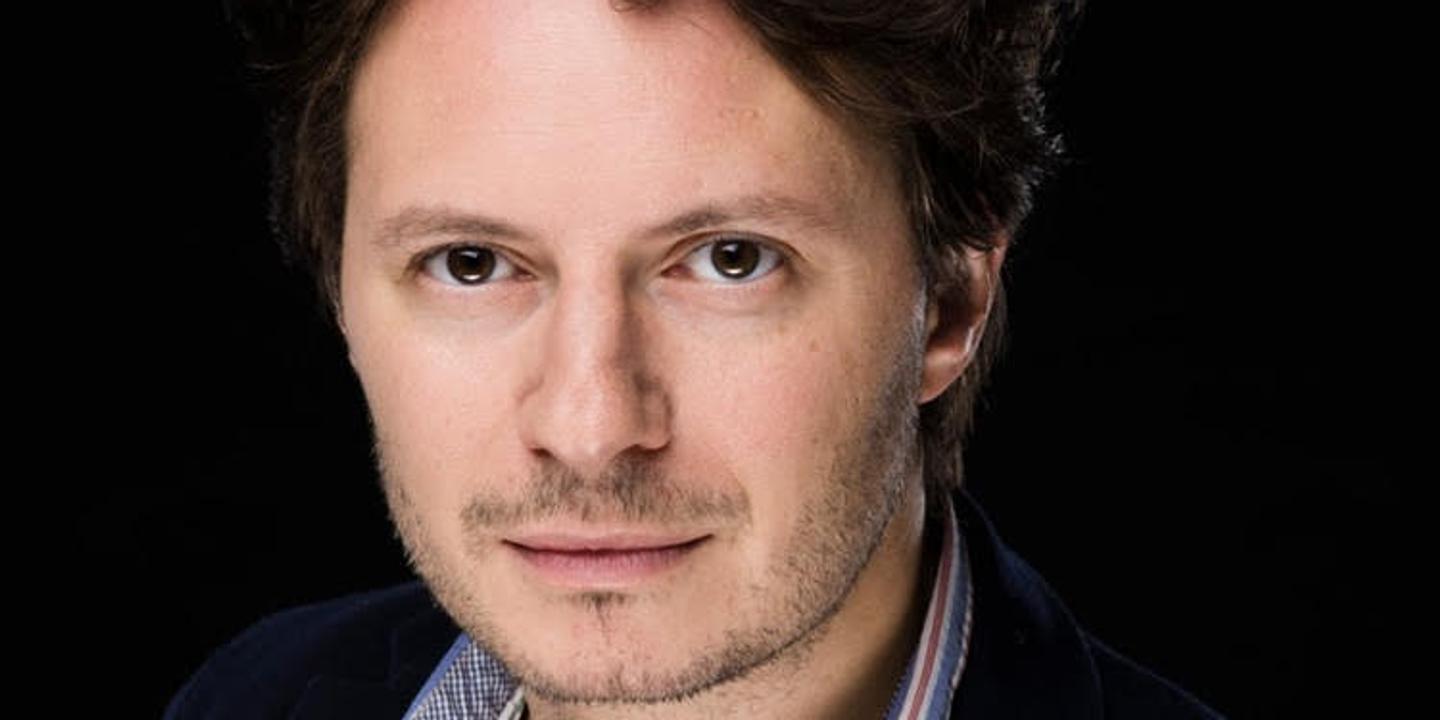 Sébastien Azzopardi, chef de troupe hyperactif à l’affiche de quatre théâtres parisiens