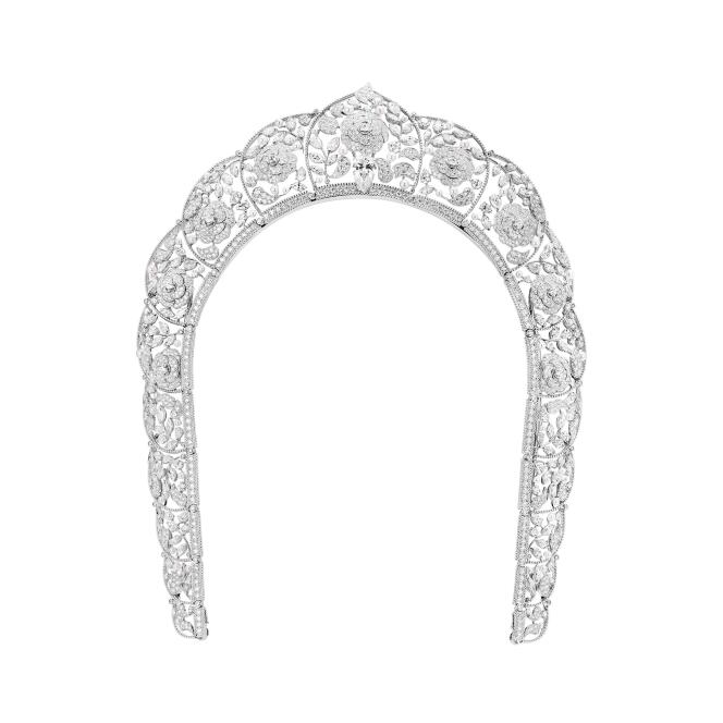 Collier Sarafane transformable en bijou de tête, en or blanc, perles de culture et diamants, Chanel.
