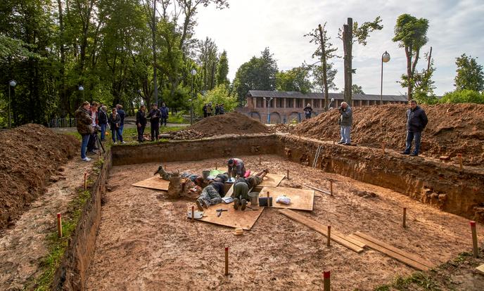 Les archéologues se lancent à la recherche de la dépouille du général en se basant sur des sources d’époque pour deviner l’emplacement de sa tombe.