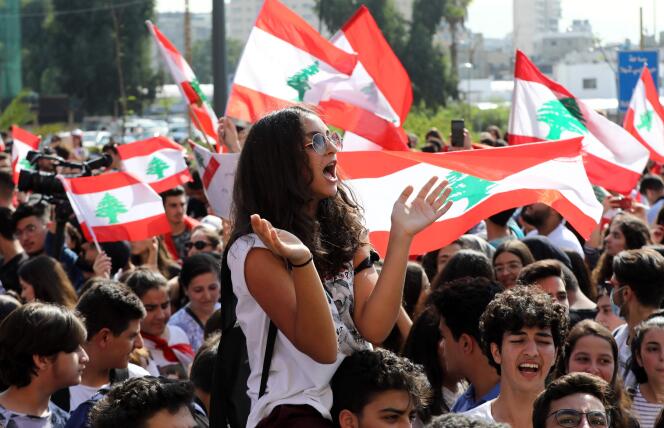 Des étudiants libanais manifestent à Beyrouth, le 8 novembre.