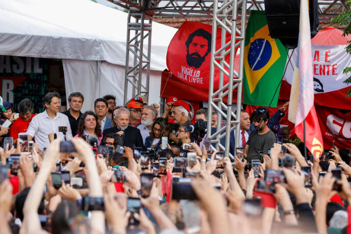 Liberdade de Lula é notícia no mundo