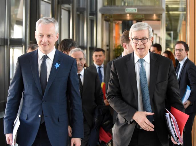 Bộ trưởng Kinh tế, Bruno Le Maire (trái), và Chủ tịch Công nghiệp Pháp, Philippe Varin, tại Bercy, vào tháng 2 năm 2018.