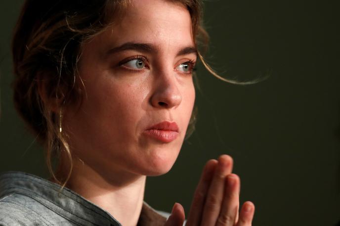 Adèle Haenel, trong một cuộc họp báo tại Liên hoan phim Cannes, năm 2017.